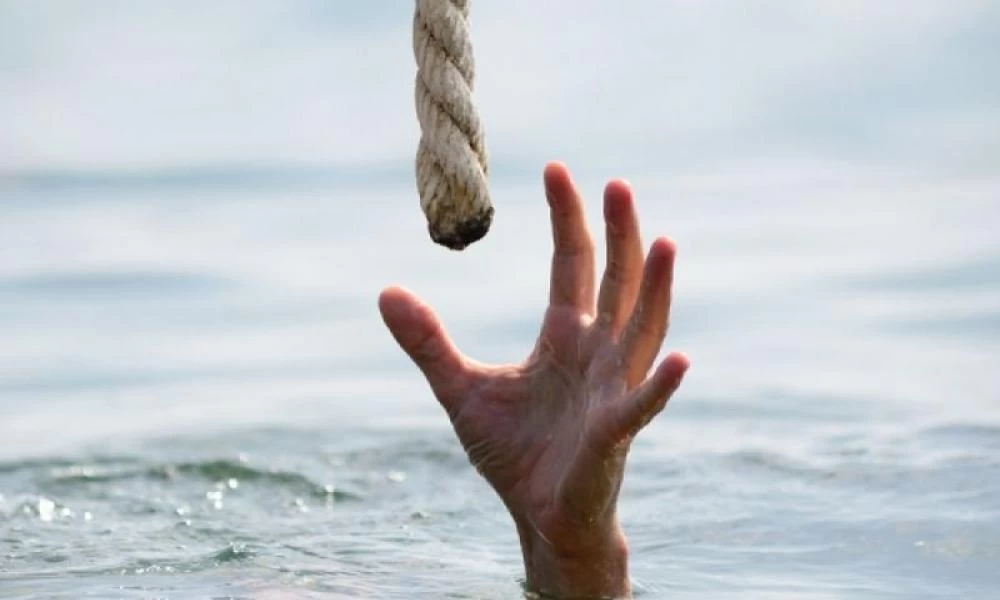 Απίστευτη διάσωση άνδρα από βέβαιο πνιγμό στην Πορτογαλία